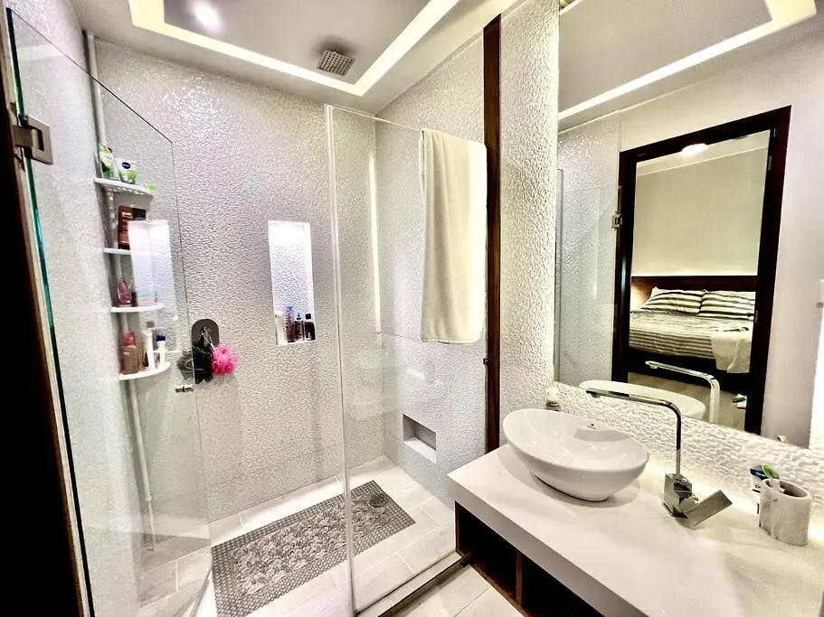 Modern Luxury 2Br 2Ba Near Mamitas Beach Club Playa del Carmen 0*,  Messico